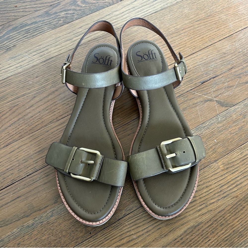 Sofft Women’s Olive Sandal with Buckle - Picture 3 of 6